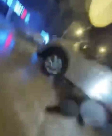 Aniden yola çıkan cip motosikletle böyle çarpıştı