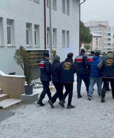 Yaşlı kadını dolandıranlar JASAT’tan kaçamadı