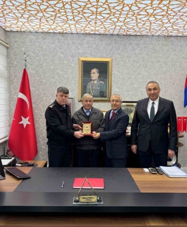 İnegöllü çiftçi 70 milyonluk mal varlığını jandarmaya bağışladı