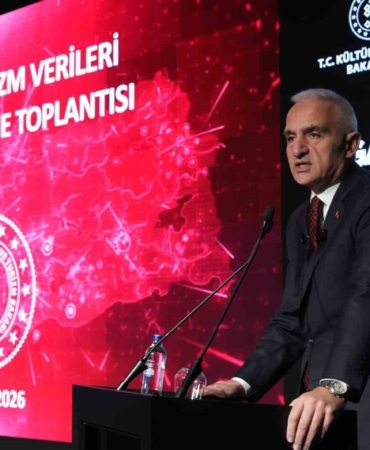 Bakan Ersoy: "2025 turizm geliri 65,2 milyar dolar"