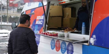 Esenler’de karla mücadeleye sıcak destek