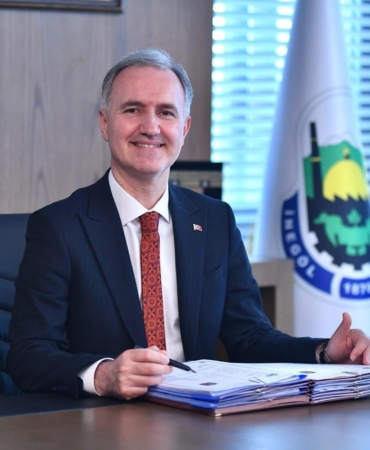 İnegöl Belediyesi’nden üniversite öğrencilerine 6 milyon TL eğitim yardımı