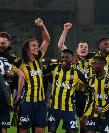 Fenerbahçe, kupayı kaldırdı