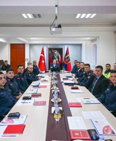 Vali Turan jandarmadan brifing aldı