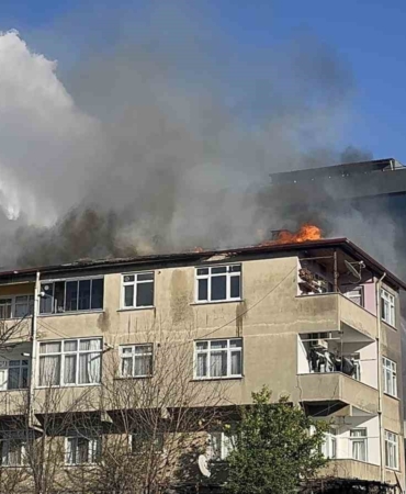 Çatı onarımı sırasında yangın çıktı