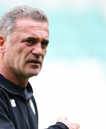 Bursaspor’da Tahsin Tam ile yollar ayrıldı