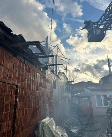 Keşan’da çatı yangını