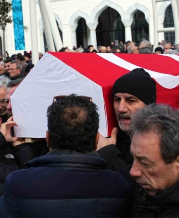 Gökmen Özdenak son yolculuğuna uğurlandı