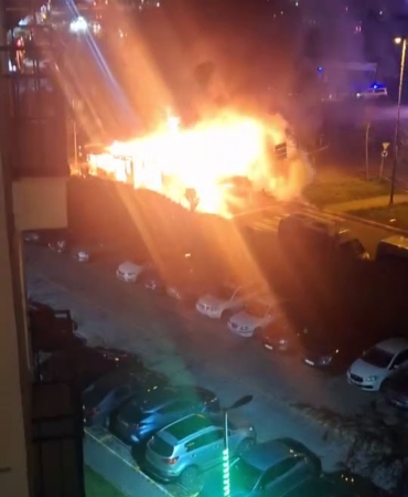 Ispartakule’de İETT Halk Otobüsü alev topuna döndü