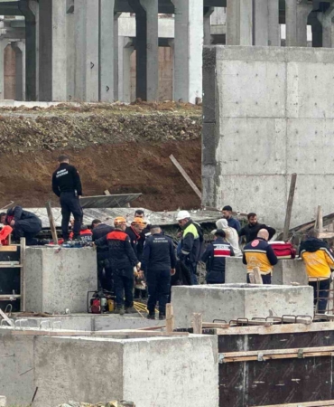 Tonlarca betonun altında kaldılar: 1 işçi öldü, 2’si sağ kurtarıldı