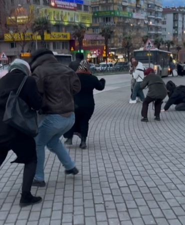 Fırtınada uçmamak için yerlere böyle yattılar