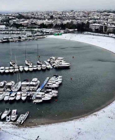 Beyaza bürünen Yeşilköy sahili havadan görüntülendi