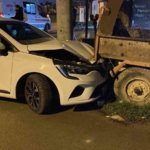 Kaza yapan otomobil savrulup kamyonete çarptı: 2 yaralı