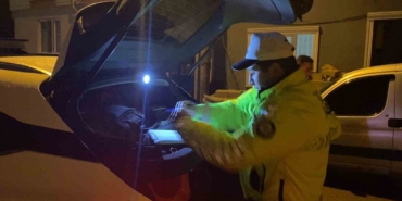 Alkollü sürücü ’dur’ ikazına uymadı, çıkmaz sokakta yakalandı