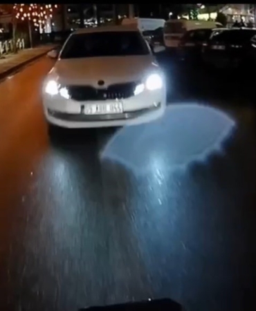 Tekirdağ’da motosikletle otomobilin kafa kafaya çarpıştığı kaza kamerada