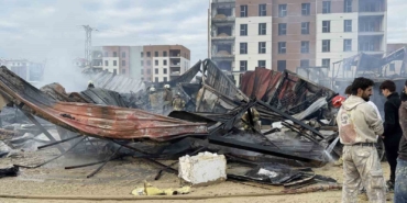 Arnavutköy’de şantiye konteynerlarında yangın: İşçiler son anda kurtuldu