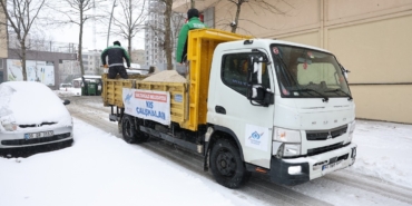 Sultangazi Belediyesi’nin kar mesaisi sürüyor