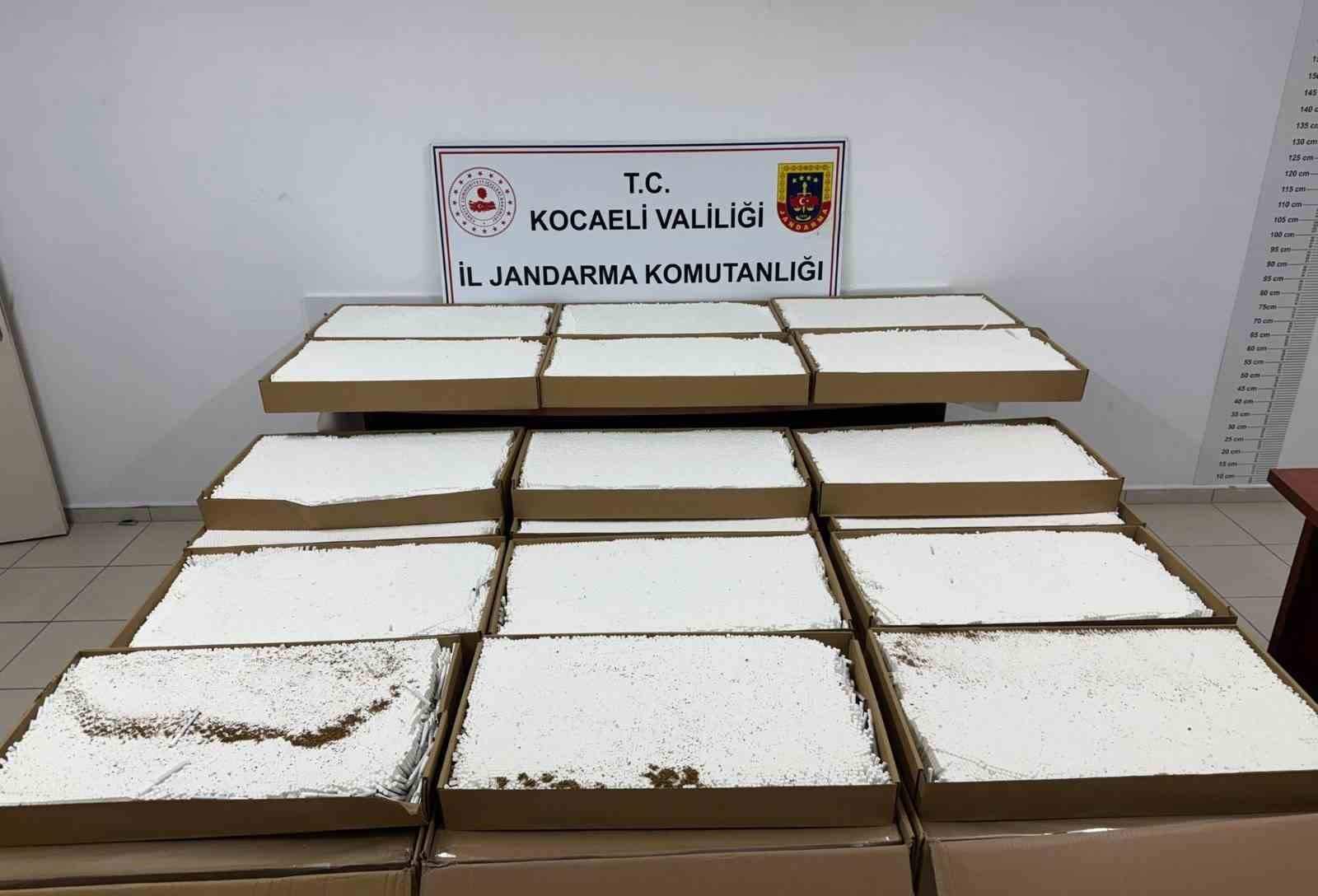 Kocaeli’de araçta 3 buçuk milyon liralık makaron ele geçti