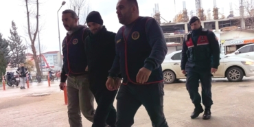 Tekel bayiye tüfekle ateş açıp 2 kişiyi yaralayan cezaevi firarisi yakalandı