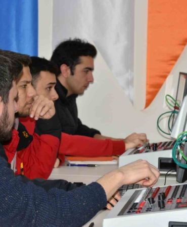 Farklı kuruluşlarda 380 kişi işe başladı