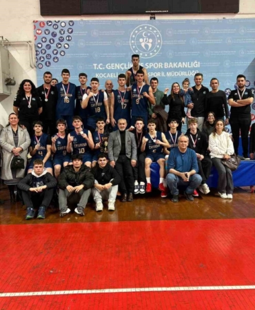 Çayırova’nın genç basketbolcuları Kocaeli ikincisi oldu