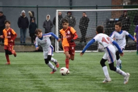 Geleceğin yıldız futbolcu adayları Balıkesir’de sahne aldı