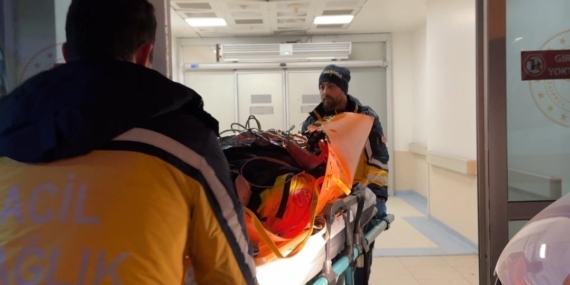 Rumelifeneri’nde kaybolduktan saatler sonra bulunan kadın, düştüğü uçurumdan kurtarıldı