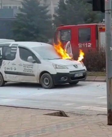 Kavşakta alevli anlar, trafik kilitlendi