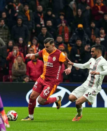 Trendyol Süper Lig: Galatasaray: 0 - Gaziantep FK: 0 (İlk yarı)