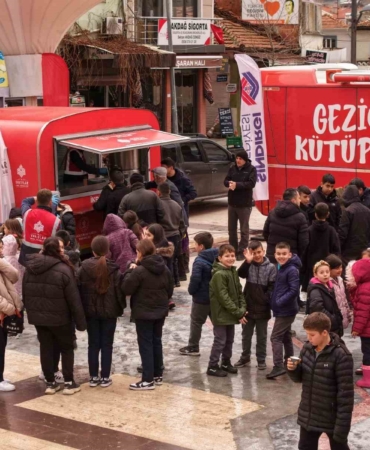 Çanakkale Savaşları Mobil Müzesi Sındırgı’da yoğun ilgi gördü