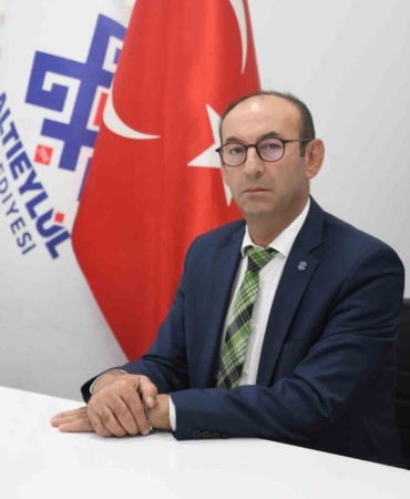 Altıeylül Belediyesi’nde görev değişimi