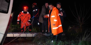 Edirne’de minibüs sulama kanalına düştü: Mahsur kalanlar kurtarıldı