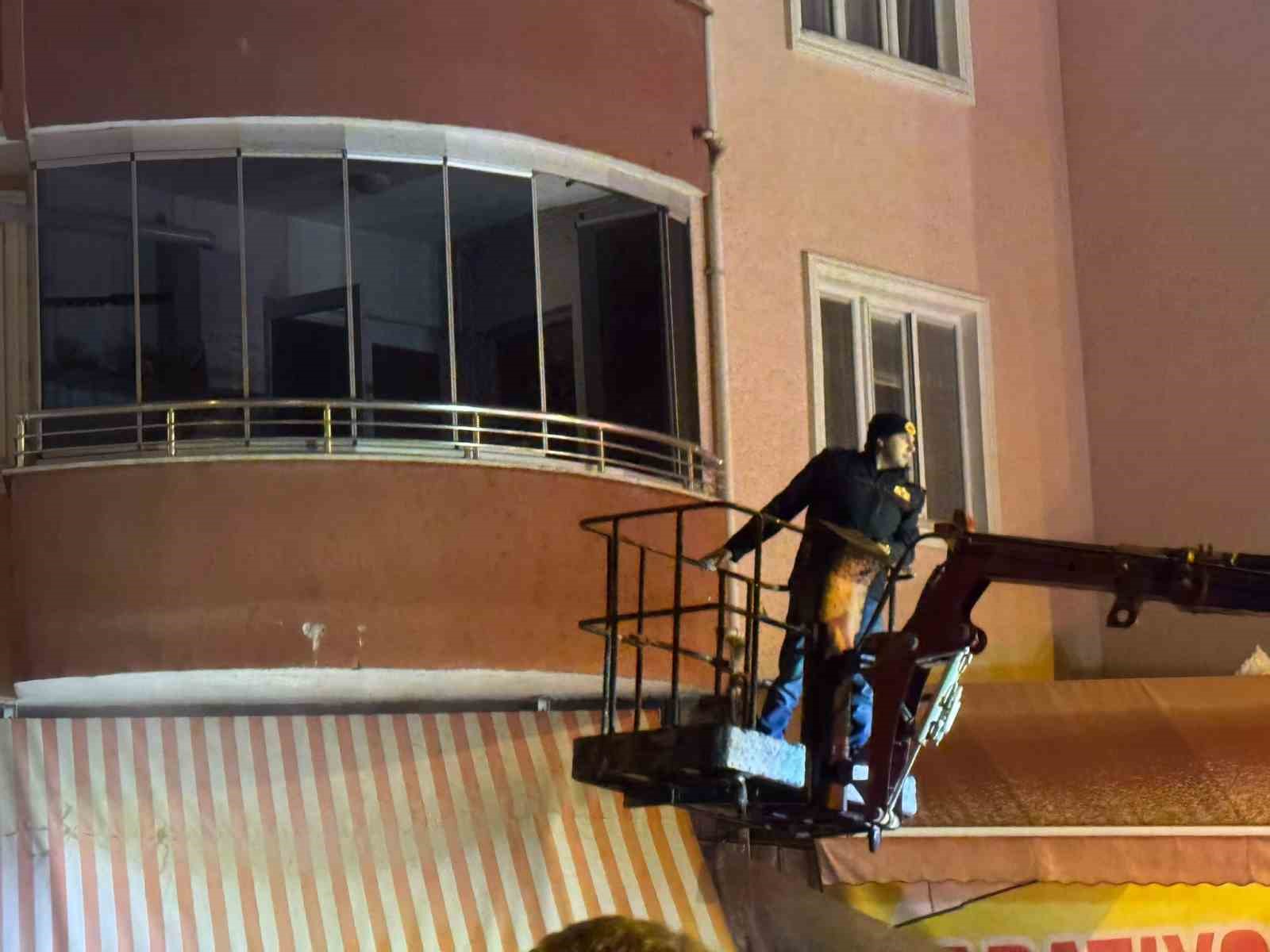 Bilecik’te çıkan yangında 5 kişi dumandan etkilendi