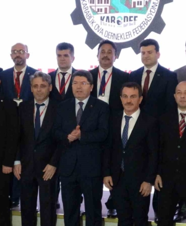 Adalet Bakanı Tunç, Bandırma Günü’nde Karabüklülerle bir araya geldi