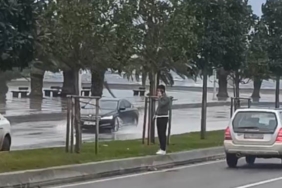 Pendik’te fırtına nedeniyle deniz suyu sahil yoluna vurdu