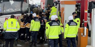 Silivri Kuzey Marmara Otoyolu’nda feci kaza: Yolcu otobüsüyle otomobil çarpıştı