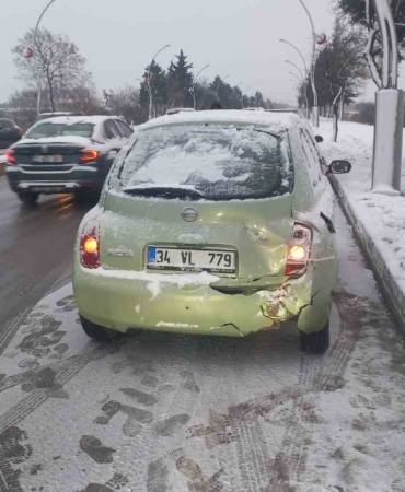 Edirne’de kar yağışında zincirleme kaza: 9 araç birbirine girdi