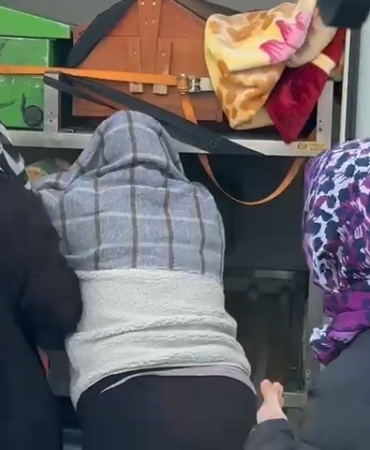 Anneden en acı veda: Elif Kumal son yolculuğuna uğurlandı