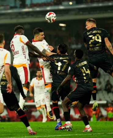 Trendyol Süper Lig: Fatih Karagümrük: 1 - Galatasaray: 3 (Maç sonucu)