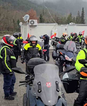 Sındırgı’da depremzedelere motorcu morali