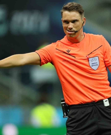 Fenerbahçe - Nottingham Forest maçının hakemi Sandro Scharer oldu