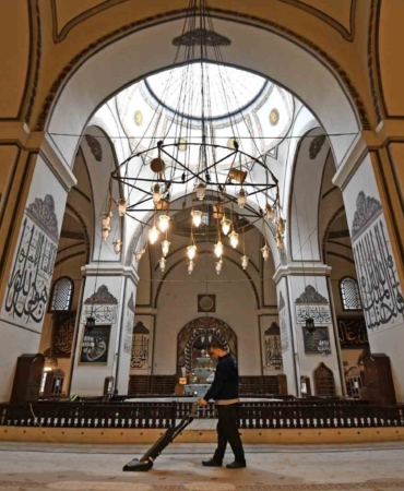 Ulu Cami, teravihlere hazır