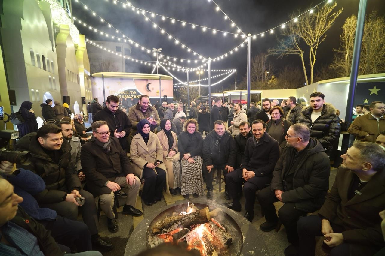 AK Parti İstanbul İl Başkanlığı komşularla aynı sofrada buluştu