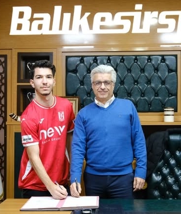 Balıkesirspor, Ozan, Hüseyin Melih ve Mert Hüseyin’e imza attırdı