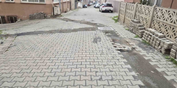 Leylak Sokak’ta yolların bakımsızlığına tepki