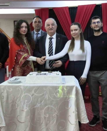 Edirne’de evlilik kredisinden faydalanan çiftler için temsili kına gecesi