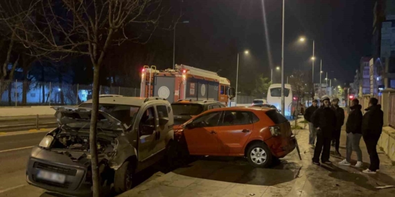 Tekirdağ’da 4 araç birbirine girdi