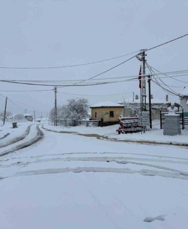 Tekirdağ’ın yüksek kesimleri karla kaplandı