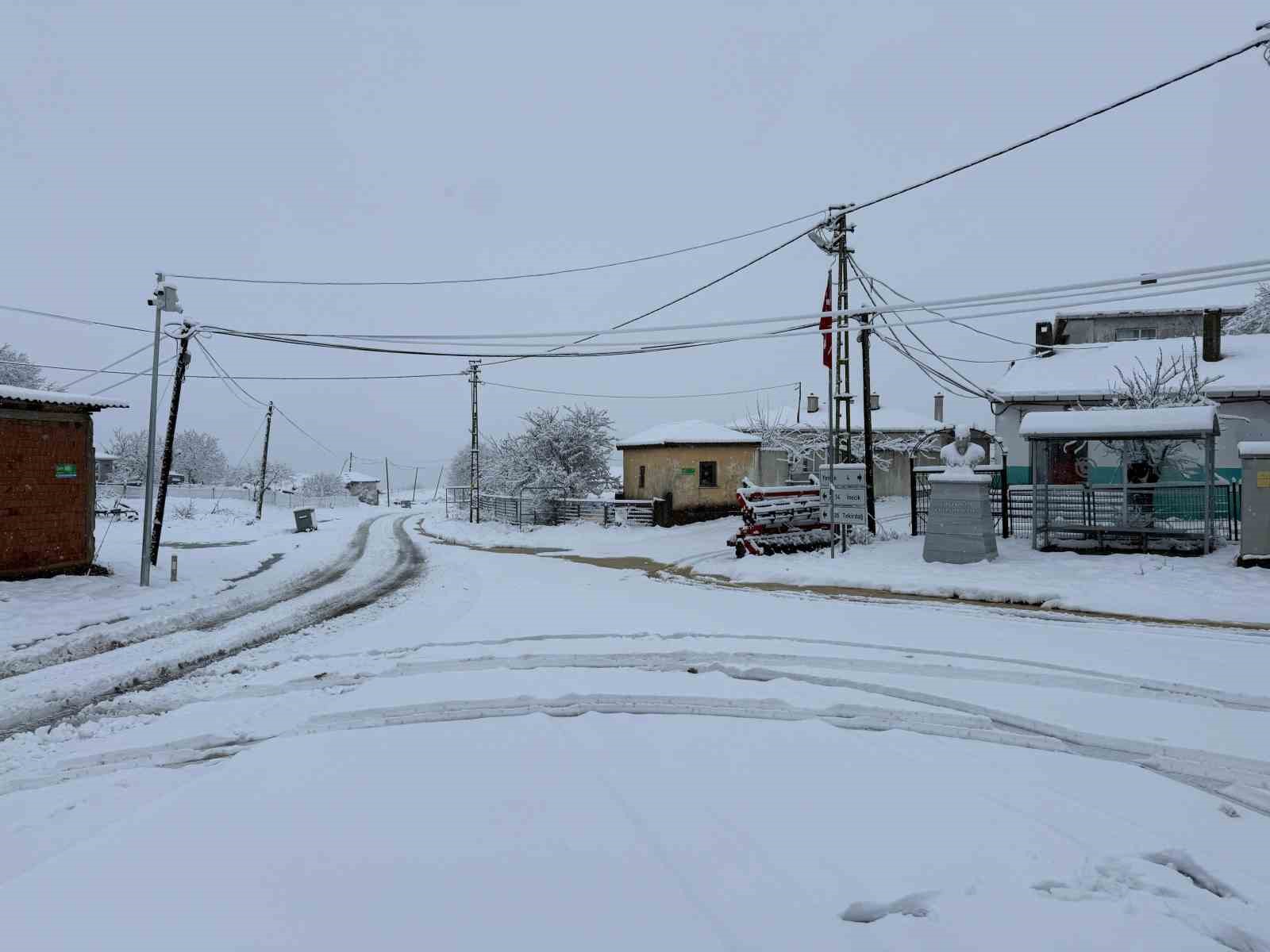 Tekirdağ’ın yüksek kesimleri karla kaplandı