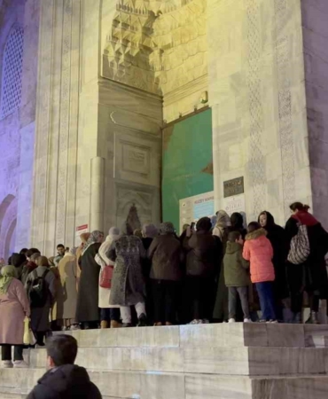 Bursa’da Berat Kandili Ulu Cami’de dualarla idrak edildi